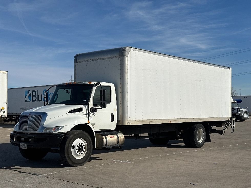 Medium Duty Box Truck-Light and Medium Duty Trucks-International-2020-MV607-Dallas-TX-202,595\n\t\tmiles-$ 42,250 - Image 3