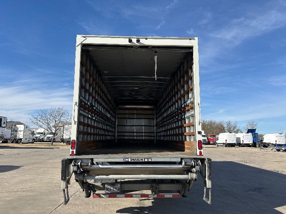 Medium Duty Box Truck-Light and Medium Duty Trucks-International-2020-MV607-Dallas-TX-202,595\n\t\tmiles-$ 42,250 - Image 8