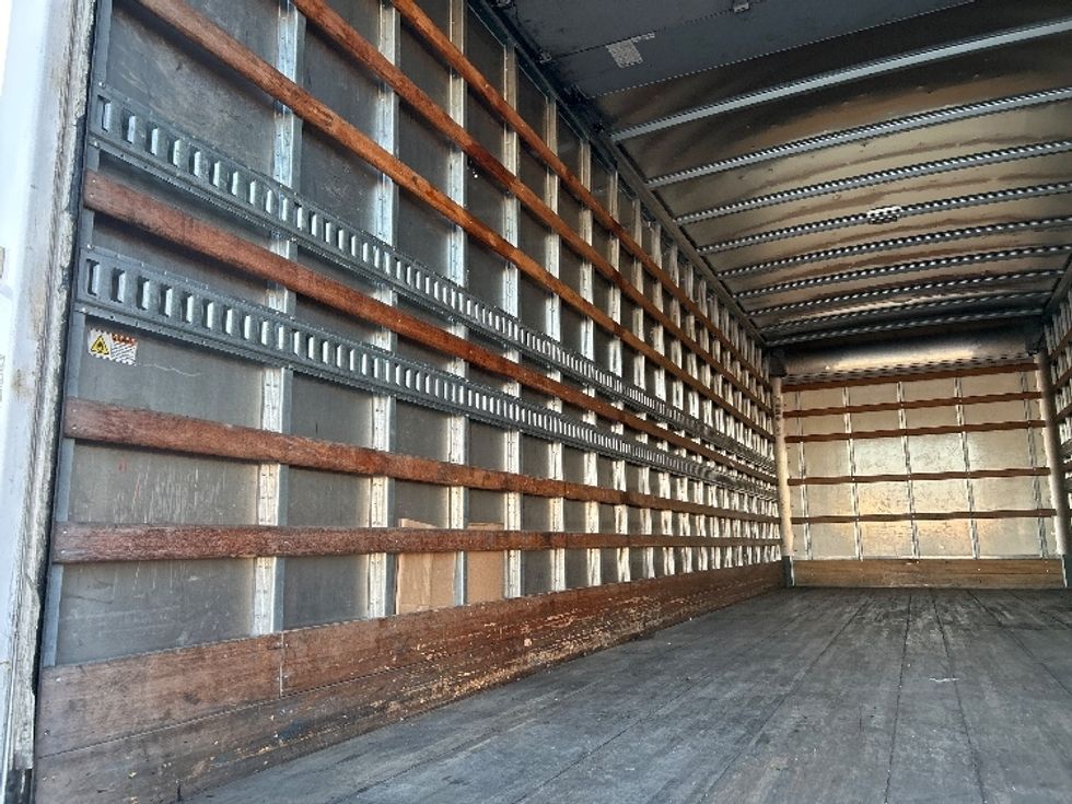 Medium Duty Box Truck-Light and Medium Duty Trucks-International-2020-MV607-Dallas-TX-242,107\n\t\tmiles-$ 35,000 - Image 11