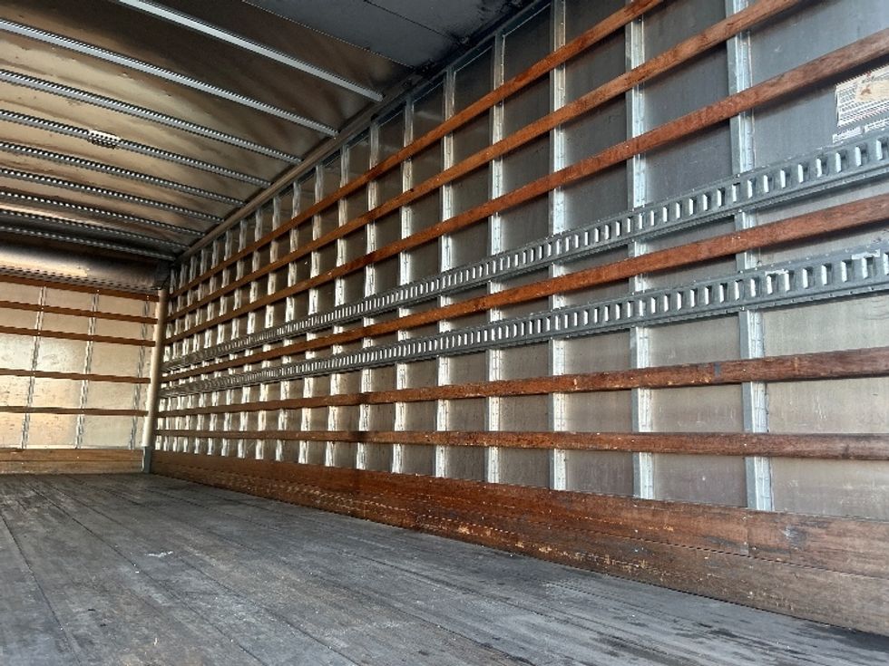 Medium Duty Box Truck-Light and Medium Duty Trucks-International-2020-MV607-Dallas-TX-242,107\n\t\tmiles-$ 35,000 - Image 12