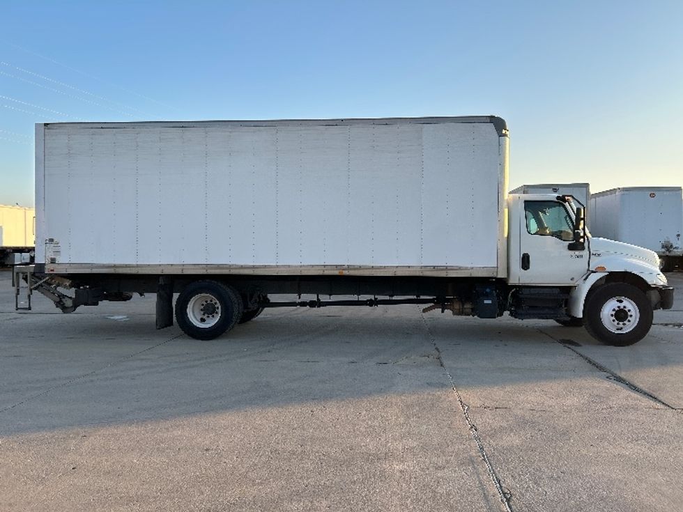 Medium Duty Box Truck-Light and Medium Duty Trucks-International-2020-MV607-Dallas-TX-242,107\n\t\tmiles-$ 35,000 - Image 15