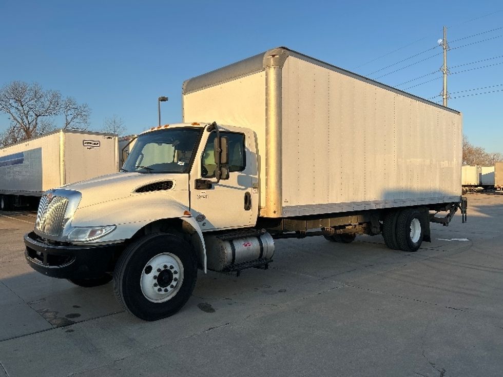 Medium Duty Box Truck-Light and Medium Duty Trucks-International-2020-MV607-Dallas-TX-242,107\n\t\tmiles-$ 35,000 - Image 3