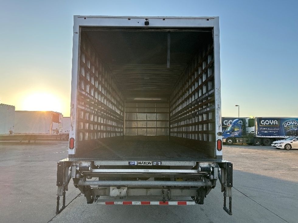 Medium Duty Box Truck-Light and Medium Duty Trucks-International-2020-MV607-Dallas-TX-242,107\n\t\tmiles-$ 35,000 - Image 8