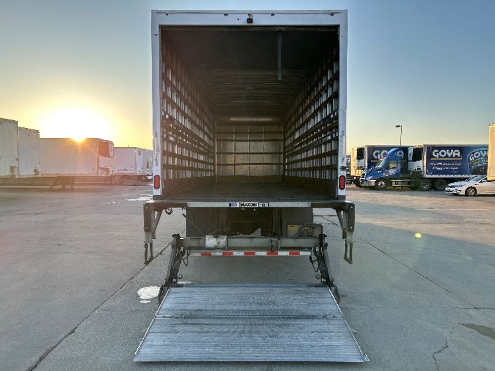 Medium Duty Box Truck-Light and Medium Duty Trucks-International-2020-MV607-Dallas-TX-242,107\n\t\tmiles-$ 35,000 - Image 9