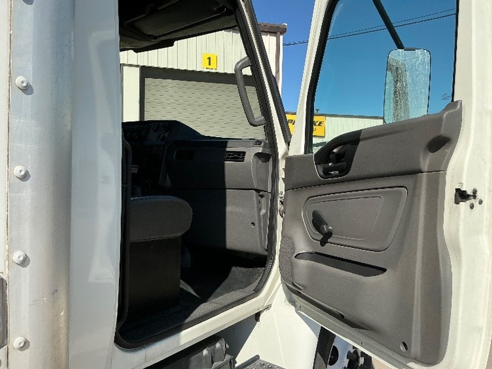 Medium Duty Box Truck-Light and Medium Duty Trucks-International-2020-MV607-Dallas-TX-258,853\n\t\tmiles-$ 36,500 - Image 20