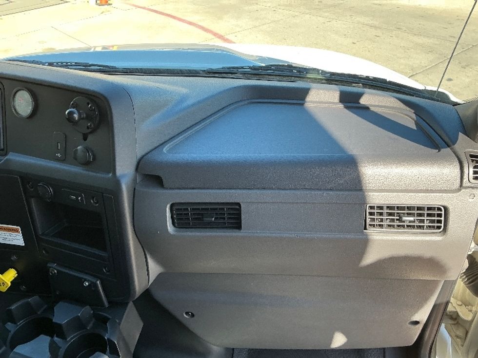 Medium Duty Box Truck-Light and Medium Duty Trucks-International-2020-MV607-Dallas-TX-258,853\n\t\tmiles-$ 36,500 - Image 21