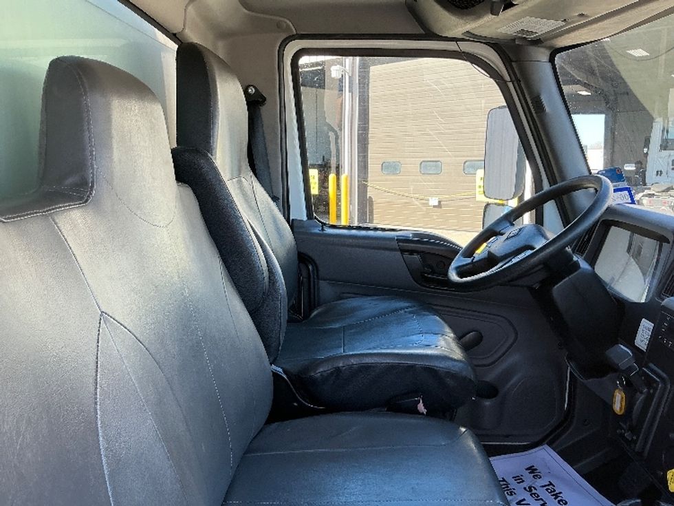 Medium Duty Box Truck-Light and Medium Duty Trucks-International-2020-MV607-Dallas-TX-258,853\n\t\tmiles-$ 36,500 - Image 22