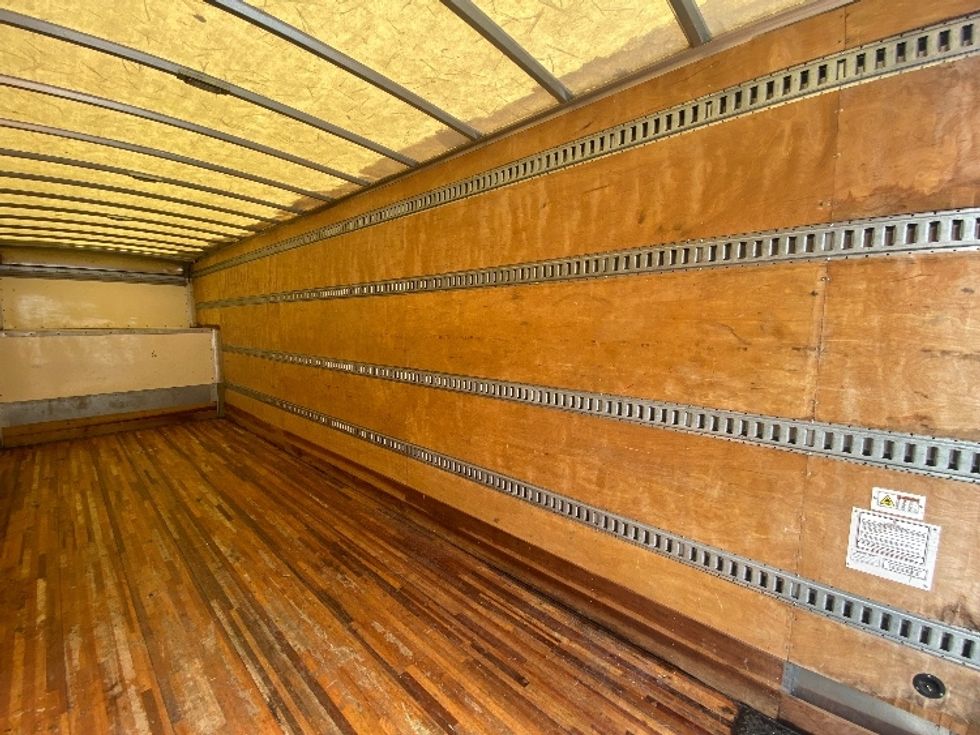 Medium Duty Box Truck-Light and Medium Duty Trucks-International-2020-MV607-Dalton-GA-112,322\n\t\tmiles-$ 70,500 - Image 12