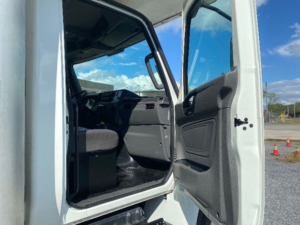 Medium Duty Box Truck-Light and Medium Duty Trucks-International-2020-MV607-Dalton-GA-112,322\n\t\tmiles-$ 70,500 - Image 20