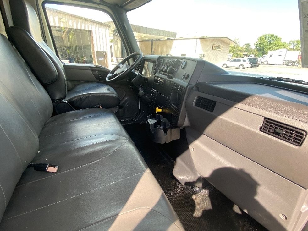 Medium Duty Box Truck-Light and Medium Duty Trucks-International-2020-MV607-Dalton-GA-112,322\n\t\tmiles-$ 70,500 - Image 22