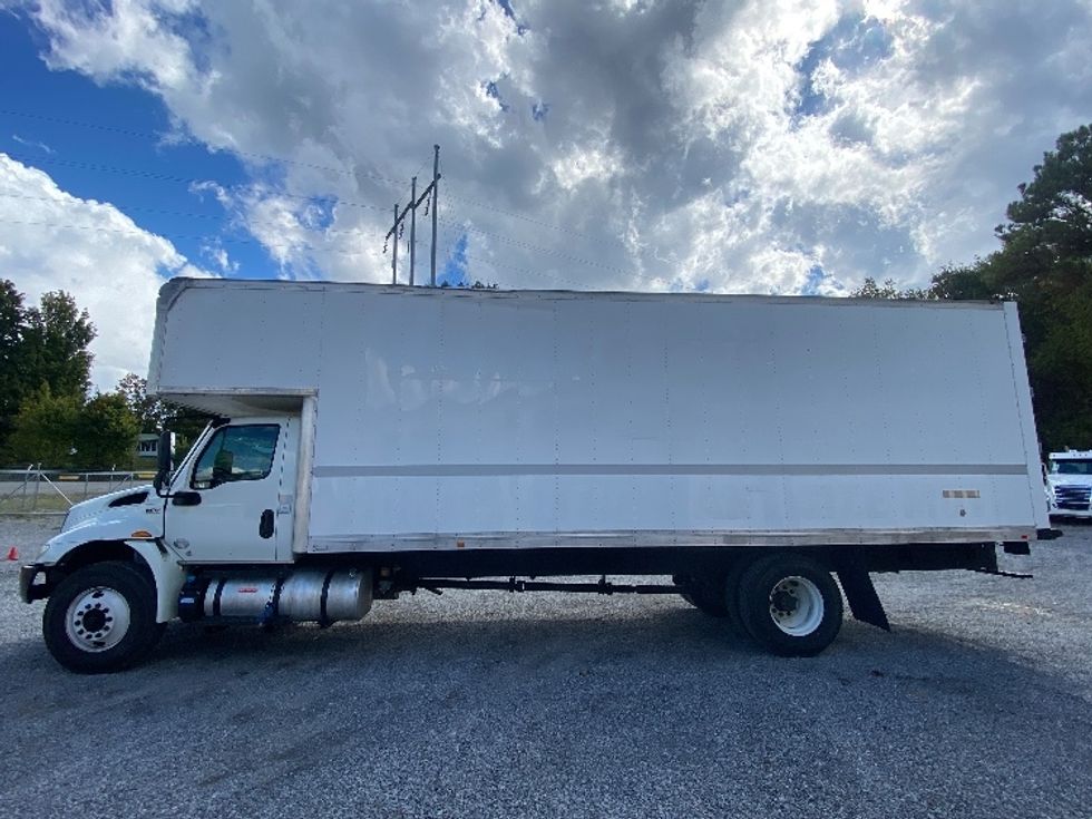 Medium Duty Box Truck-Light and Medium Duty Trucks-International-2020-MV607-Dalton-GA-112,322\n\t\tmiles-$ 70,500 - Image 4
