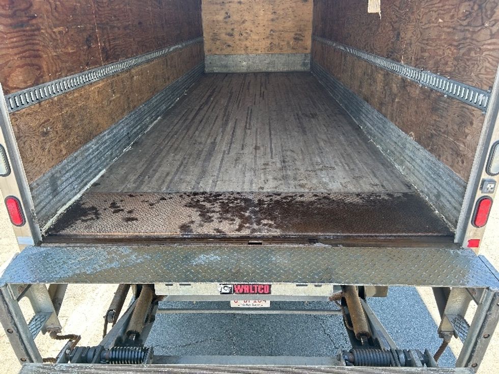 Medium Duty Box Truck-Light and Medium Duty Trucks-International-2020-MV607-Dartmouth-NS-210,789\n\t\tkm-$ 60,000 - Image 10