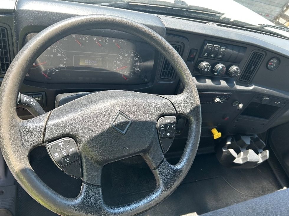 Medium Duty Box Truck-Light and Medium Duty Trucks-International-2020-MV607-Dartmouth-NS-210,789\n\t\tkm-$ 60,000 - Image 18