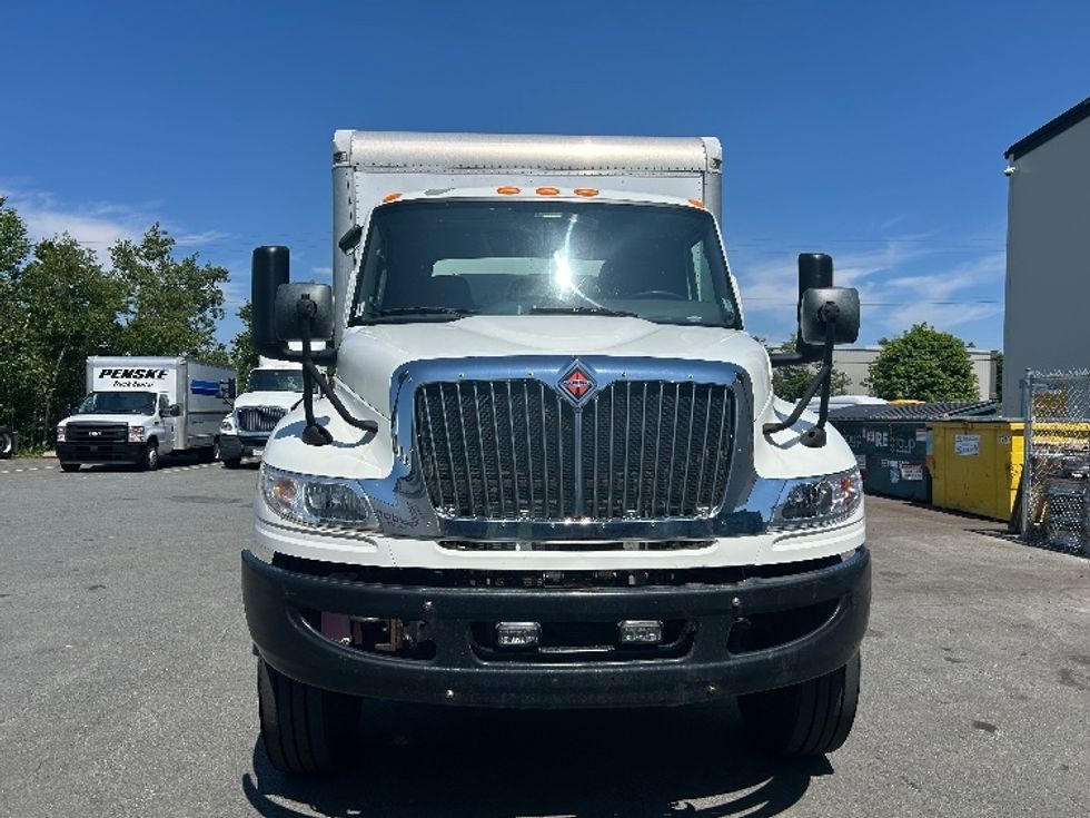 Medium Duty Box Truck-Light and Medium Duty Trucks-International-2020-MV607-Dartmouth-NS-210,789\n\t\tkm-$ 60,000 - Image 2