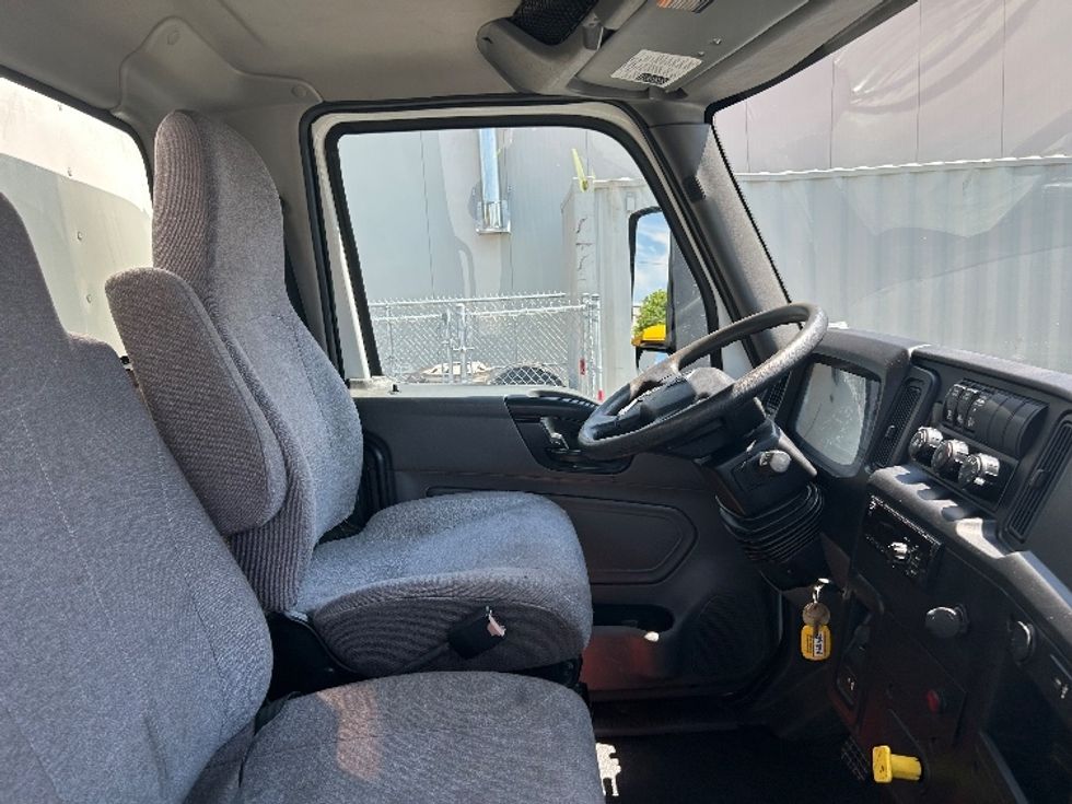 Medium Duty Box Truck-Light and Medium Duty Trucks-International-2020-MV607-Dartmouth-NS-210,789\n\t\tkm-$ 60,000 - Image 22