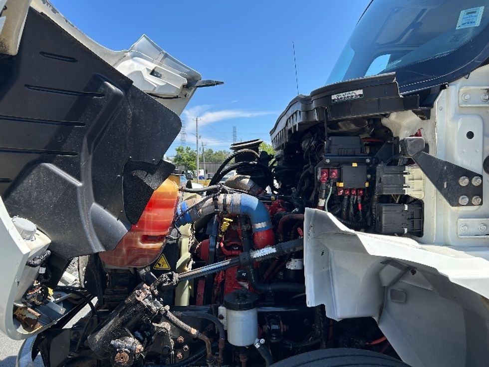 Medium Duty Box Truck-Light and Medium Duty Trucks-International-2020-MV607-Dartmouth-NS-210,789\n\t\tkm-$ 60,000 - Image 24