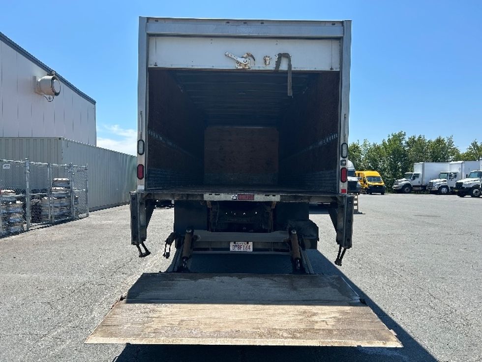 Medium Duty Box Truck-Light and Medium Duty Trucks-International-2020-MV607-Dartmouth-NS-210,789\n\t\tkm-$ 60,000 - Image 9