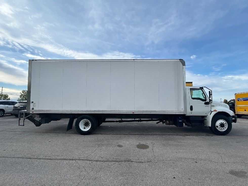 Medium Duty Box Truck-Light and Medium Duty Trucks-International-2020-MV607-Davenport-IA-33,222\n\t\tmiles-$ 67,250 - Image 15