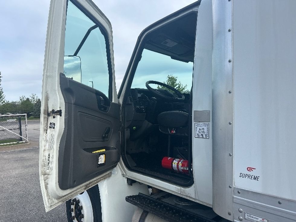 Medium Duty Box Truck-Light and Medium Duty Trucks-International-2020-MV607-Davenport-IA-33,222\n\t\tmiles-$ 67,250 - Image 16