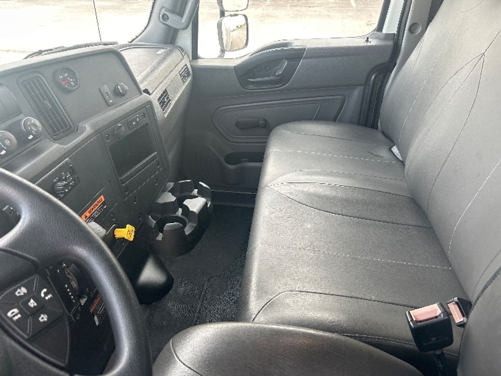Medium Duty Box Truck-Light and Medium Duty Trucks-International-2020-MV607-Davenport-IA-33,222\n\t\tmiles-$ 67,250 - Image 19