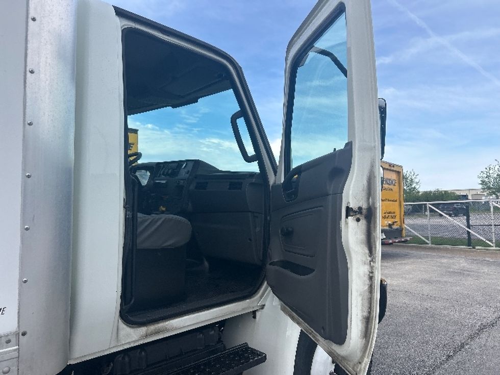 Medium Duty Box Truck-Light and Medium Duty Trucks-International-2020-MV607-Davenport-IA-33,222\n\t\tmiles-$ 67,250 - Image 20