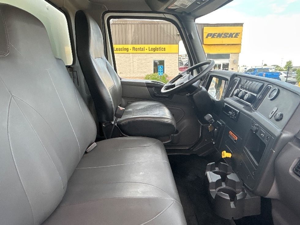 Medium Duty Box Truck-Light and Medium Duty Trucks-International-2020-MV607-Davenport-IA-33,222\n\t\tmiles-$ 67,250 - Image 22