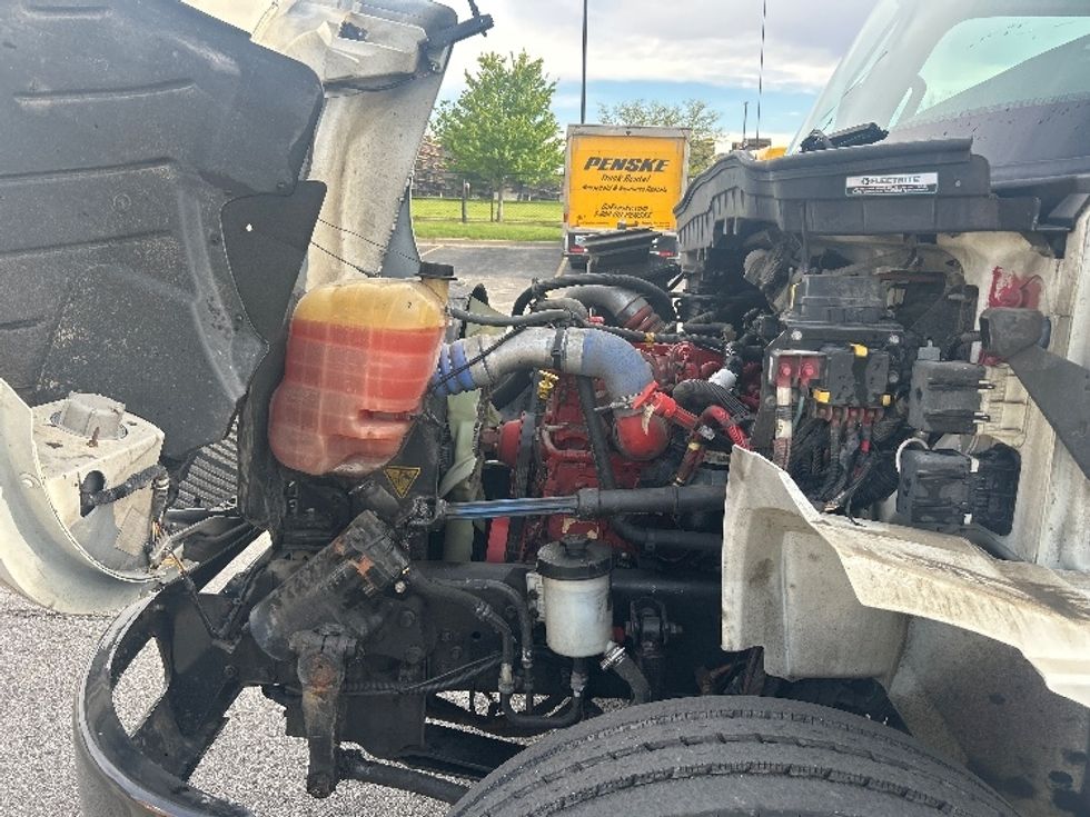 Medium Duty Box Truck-Light and Medium Duty Trucks-International-2020-MV607-Davenport-IA-33,222\n\t\tmiles-$ 67,250 - Image 24