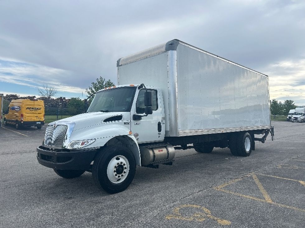 Medium Duty Box Truck-Light and Medium Duty Trucks-International-2020-MV607-Davenport-IA-33,222\n\t\tmiles-$ 67,250 - Image 3