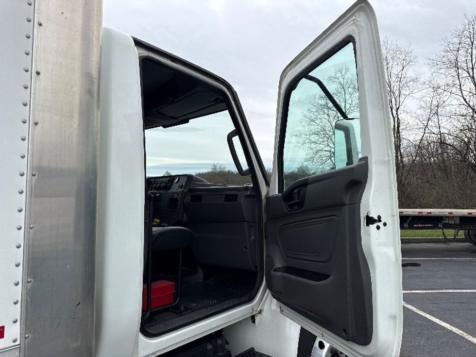 Medium Duty Box Truck-Light and Medium Duty Trucks-International-2020-MV607-Dayton-NJ-120,259\n\t\tmiles-$ 57,000 - Image 20