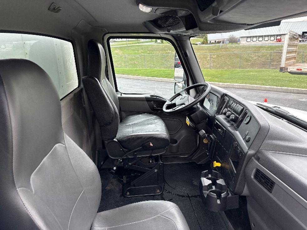 Medium Duty Box Truck-Light and Medium Duty Trucks-International-2020-MV607-Dayton-NJ-120,259\n\t\tmiles-$ 57,000 - Image 22