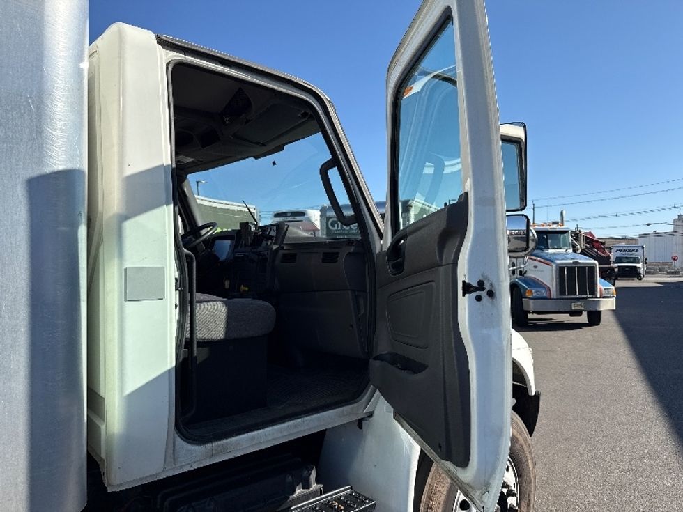 Medium Duty Box Truck-Light and Medium Duty Trucks-International-2020-MV607-Dayton-NJ-170,001\n\t\tmiles-$ 58,500 - Image 20