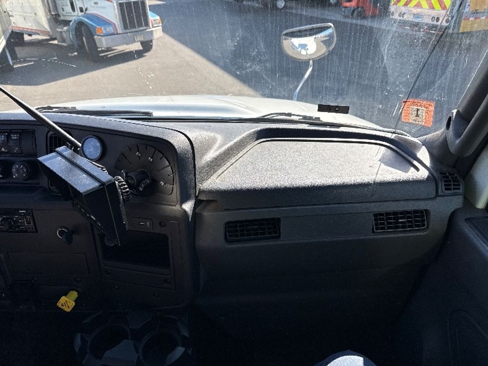 Medium Duty Box Truck-Light and Medium Duty Trucks-International-2020-MV607-Dayton-NJ-170,001\n\t\tmiles-$ 58,500 - Image 21