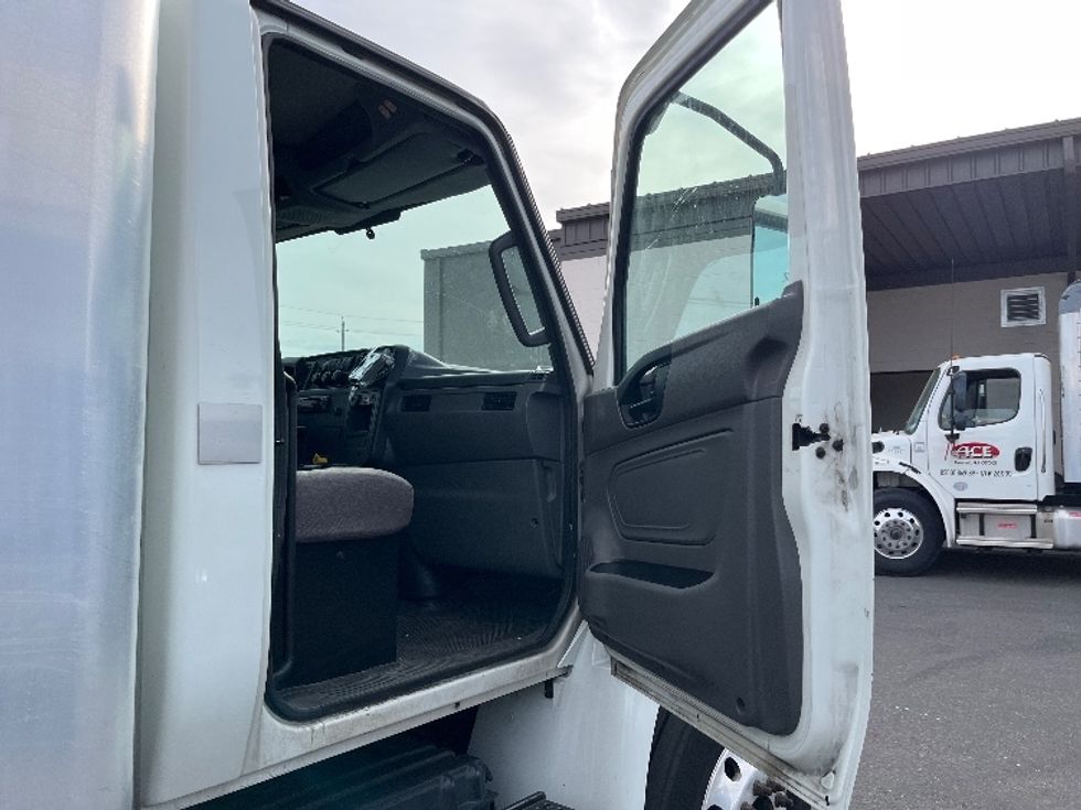 Medium Duty Box Truck-Light and Medium Duty Trucks-International-2020-MV607-Dayton-NJ-206,942\n\t\tmiles-$ 52,000 - Image 20