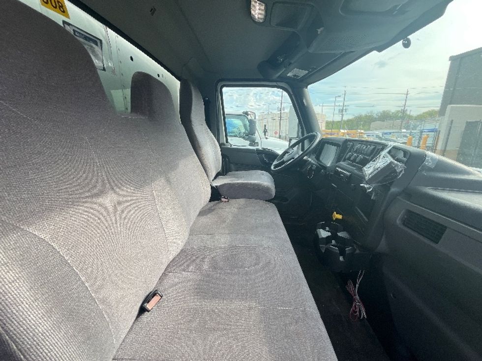 Medium Duty Box Truck-Light and Medium Duty Trucks-International-2020-MV607-Dayton-NJ-206,942\n\t\tmiles-$ 52,000 - Image 22
