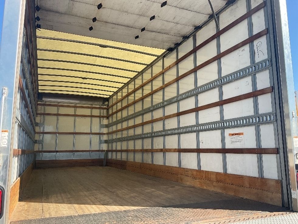 Medium Duty Box Truck-Light and Medium Duty Trucks-International-2020-MV607-Dayton-NJ-274,989\n\t\tmiles-$ 33,000 - Image 12