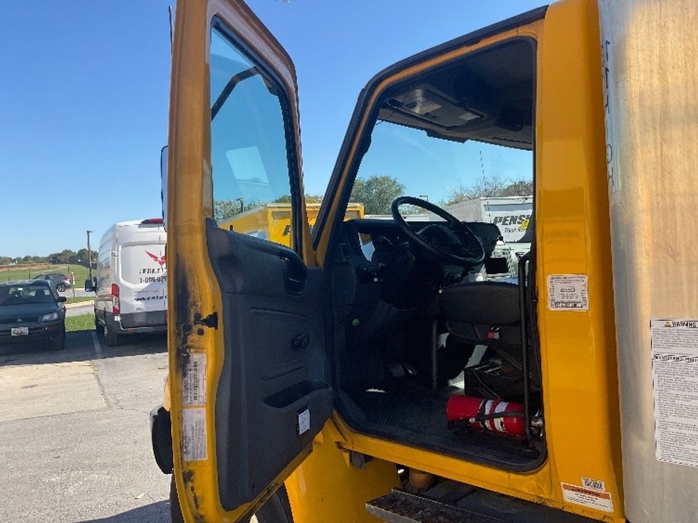 Medium Duty Box Truck-Light and Medium Duty Trucks-International-2020-MV607-Dayton-NJ-274,989\n\t\tmiles-$ 33,000 - Image 16