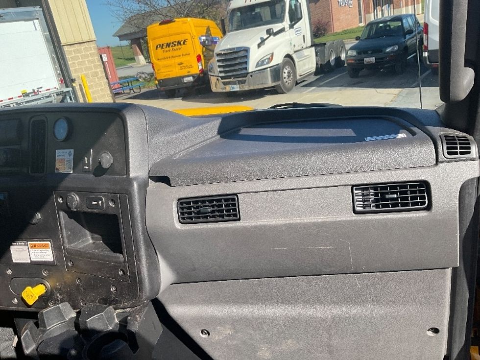 Medium Duty Box Truck-Light and Medium Duty Trucks-International-2020-MV607-Dayton-NJ-274,989\n\t\tmiles-$ 33,000 - Image 21