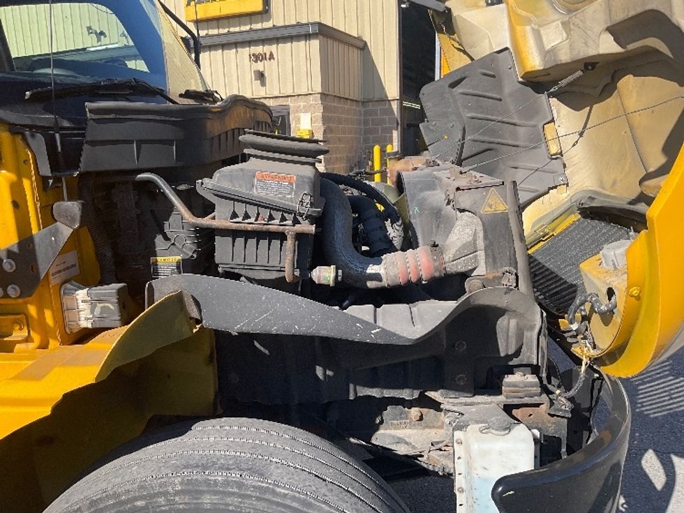 Medium Duty Box Truck-Light and Medium Duty Trucks-International-2020-MV607-Dayton-NJ-274,989\n\t\tmiles-$ 33,000 - Image 23