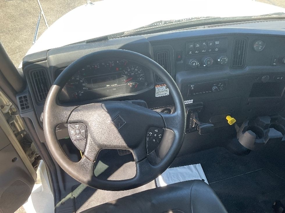 Medium Duty Box Truck-Light and Medium Duty Trucks-International-2020-MV607-Dayton-OH-182,463\n\t\tmiles-$ 42,000 - Image 18