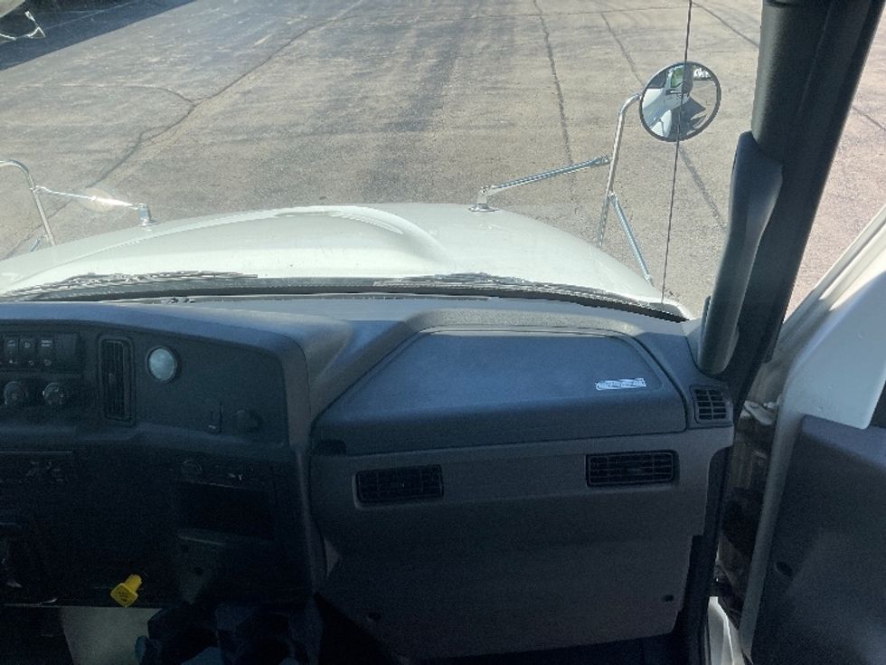 Medium Duty Box Truck-Light and Medium Duty Trucks-International-2020-MV607-Dayton-OH-182,463\n\t\tmiles-$ 42,000 - Image 21