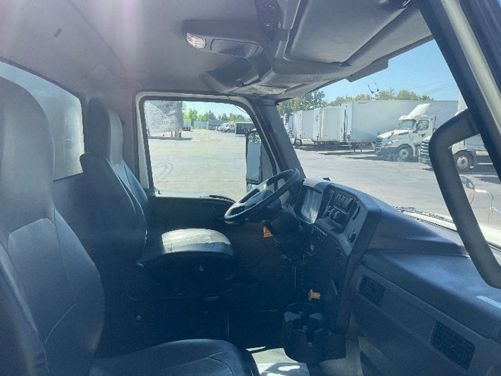 Medium Duty Box Truck-Light and Medium Duty Trucks-International-2020-MV607-Dayton-OH-182,463\n\t\tmiles-$ 42,000 - Image 22