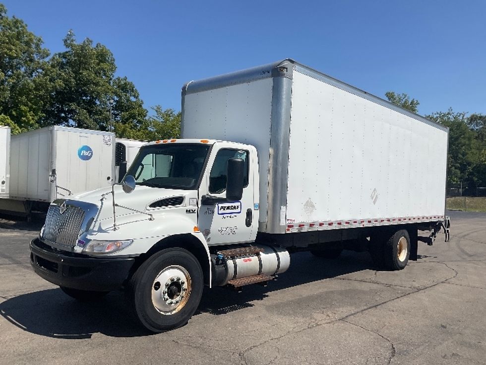 Medium Duty Box Truck-Light and Medium Duty Trucks-International-2020-MV607-Dayton-OH-182,463\n\t\tmiles-$ 42,000 - Image 3