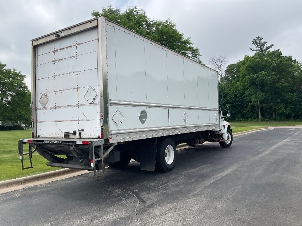 Medium Duty Box Truck-Light and Medium Duty Trucks-International-2020-MV607-De Pere-WI-305,667\n\t\tmiles-$ 26,250 - Image 13