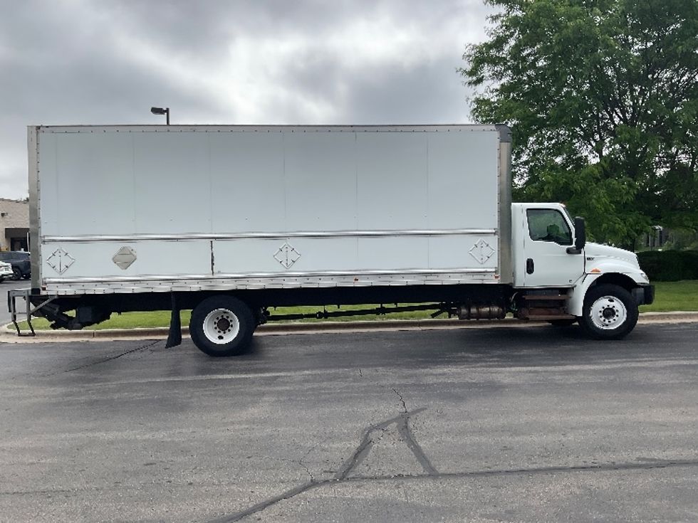 Medium Duty Box Truck-Light and Medium Duty Trucks-International-2020-MV607-De Pere-WI-305,667\n\t\tmiles-$ 26,250 - Image 15