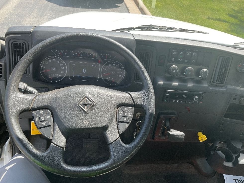 Medium Duty Box Truck-Light and Medium Duty Trucks-International-2020-MV607-De Pere-WI-305,667\n\t\tmiles-$ 26,250 - Image 18