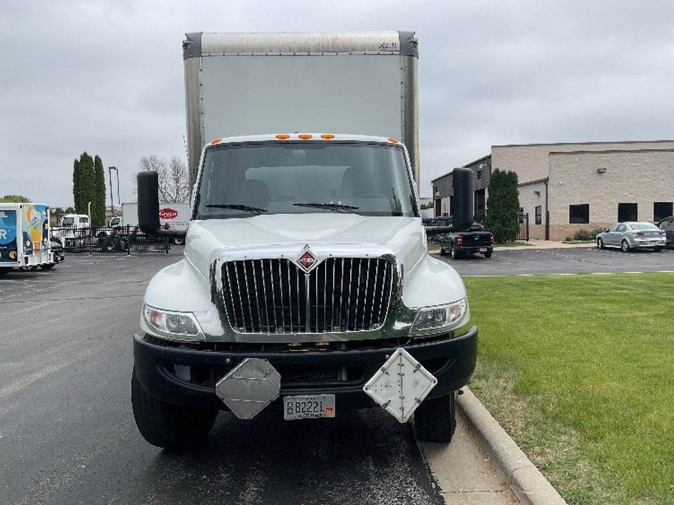 Medium Duty Box Truck-Light and Medium Duty Trucks-International-2020-MV607-De Pere-WI-305,667\n\t\tmiles-$ 26,250 - Image 2