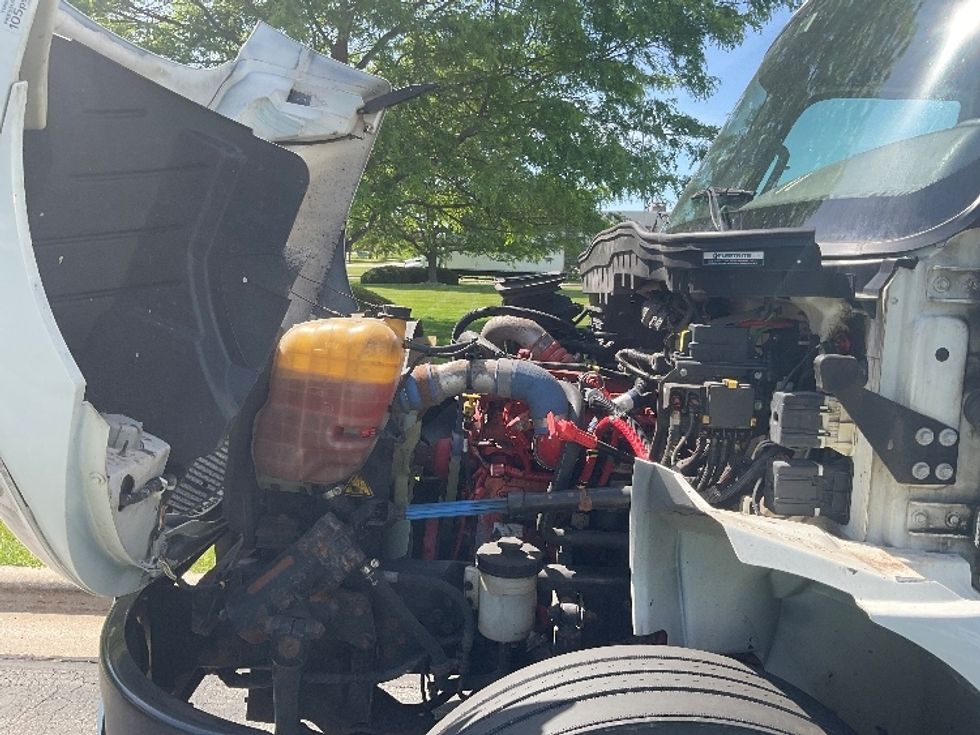 Medium Duty Box Truck-Light and Medium Duty Trucks-International-2020-MV607-De Pere-WI-305,667\n\t\tmiles-$ 26,250 - Image 24