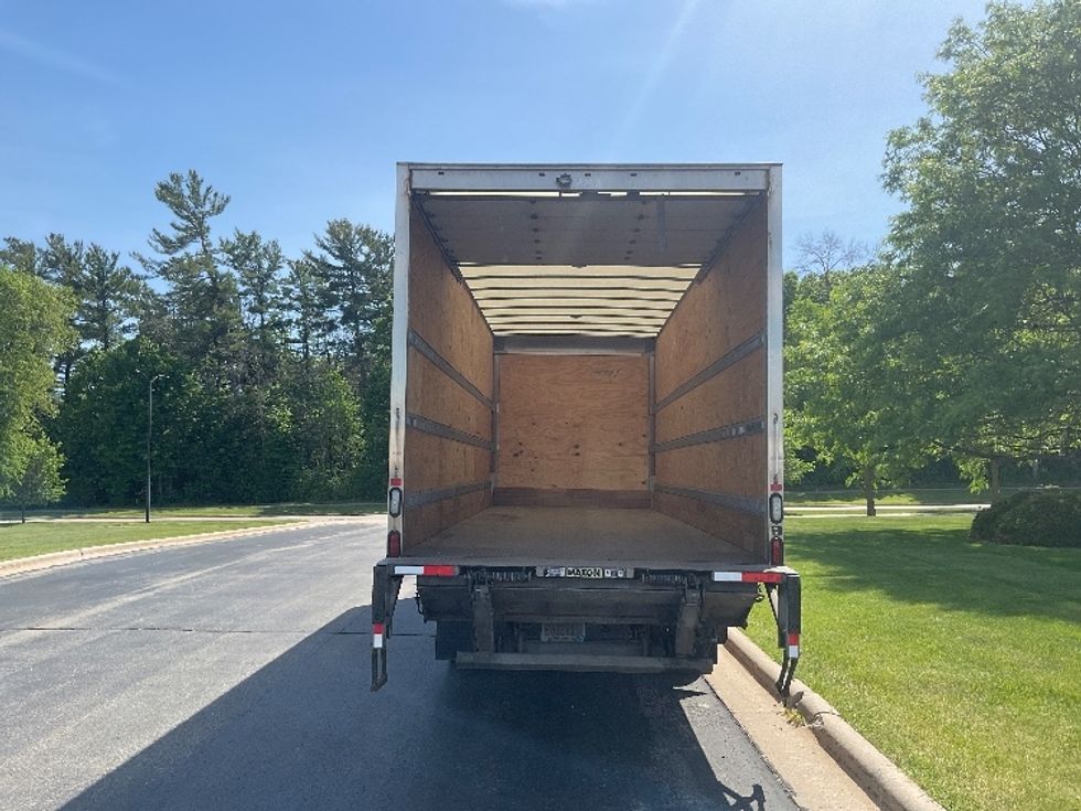 Medium Duty Box Truck-Light and Medium Duty Trucks-International-2020-MV607-De Pere-WI-305,667\n\t\tmiles-$ 26,250 - Image 8