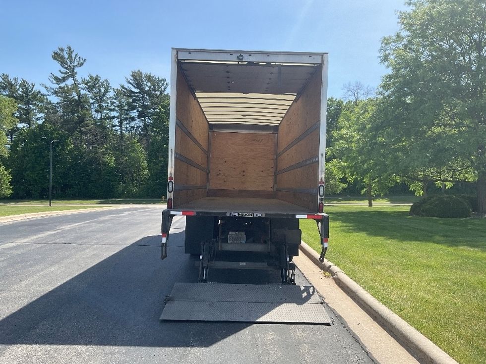 Medium Duty Box Truck-Light and Medium Duty Trucks-International-2020-MV607-De Pere-WI-305,667\n\t\tmiles-$ 26,250 - Image 9