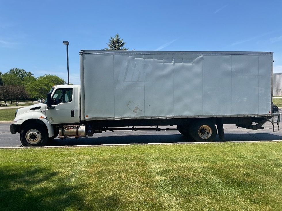 Medium Duty Box Truck-Light and Medium Duty Trucks-International-2020-MV607-De Pere-WI-308,847\n\t\tmiles-$ 26,750 - Image 1